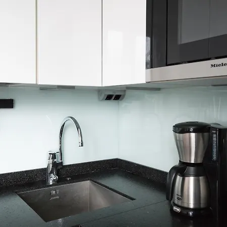 Modern & Renovated 1br In Center * ヘルシンキ