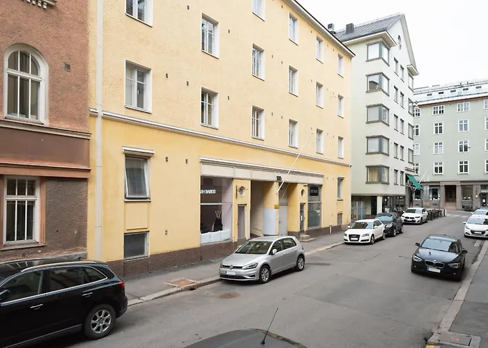 Cozy Renovated 1Br In City Center *