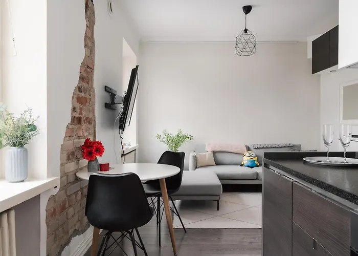 Cozy Renovated 1br In Center
