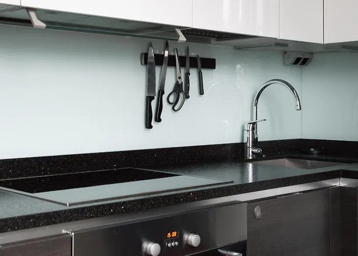 Cozy Renovated 1Br In City Center Διαμέρισμα *